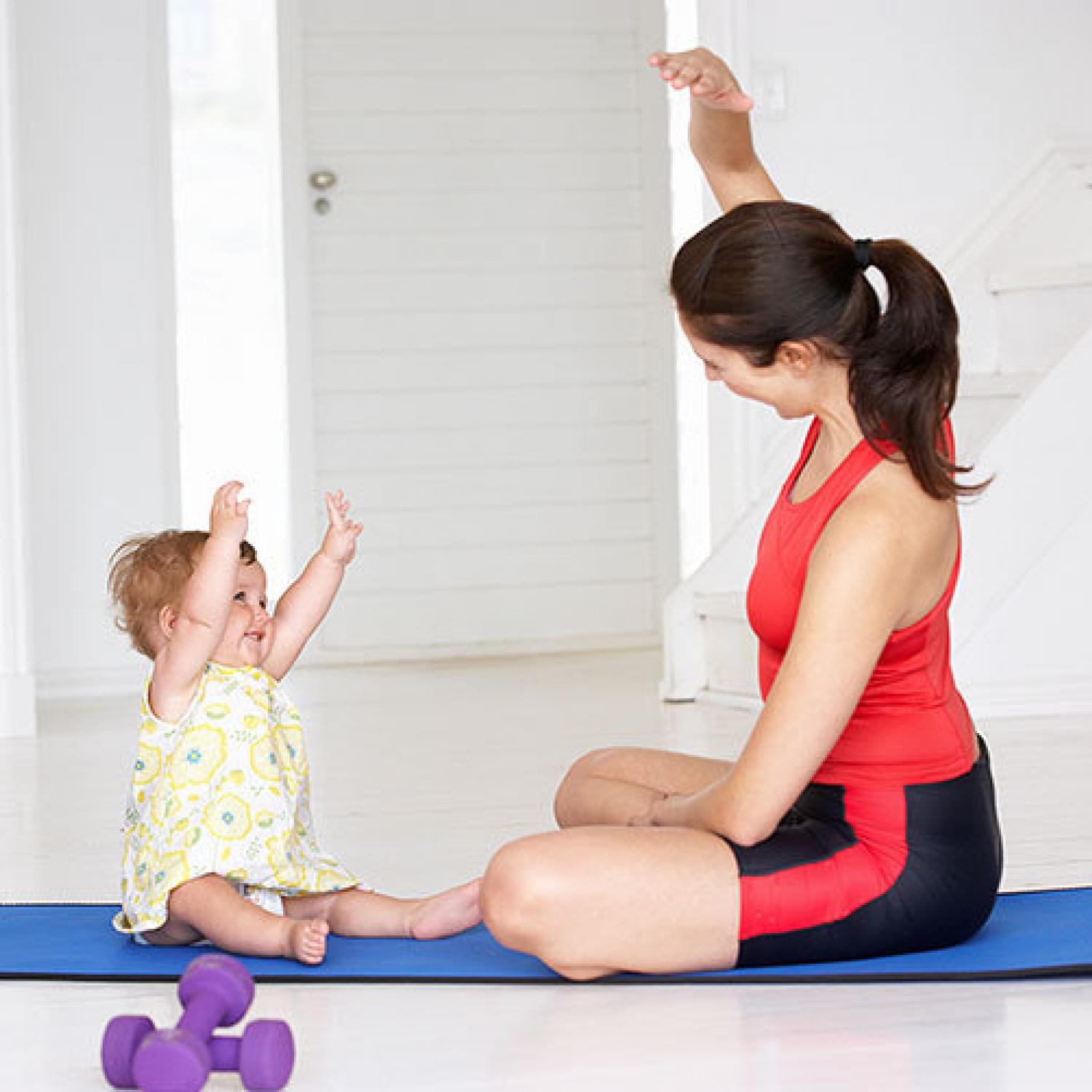 yoga_baby_with_mother